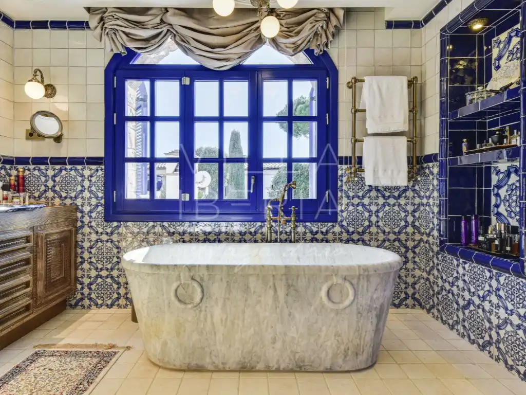 Baño de Casa o chalet en venta en Castell d'Aro, Platja d'Aro i s'Agaró con Aire acondicionado, Calefacción y Jardín privado