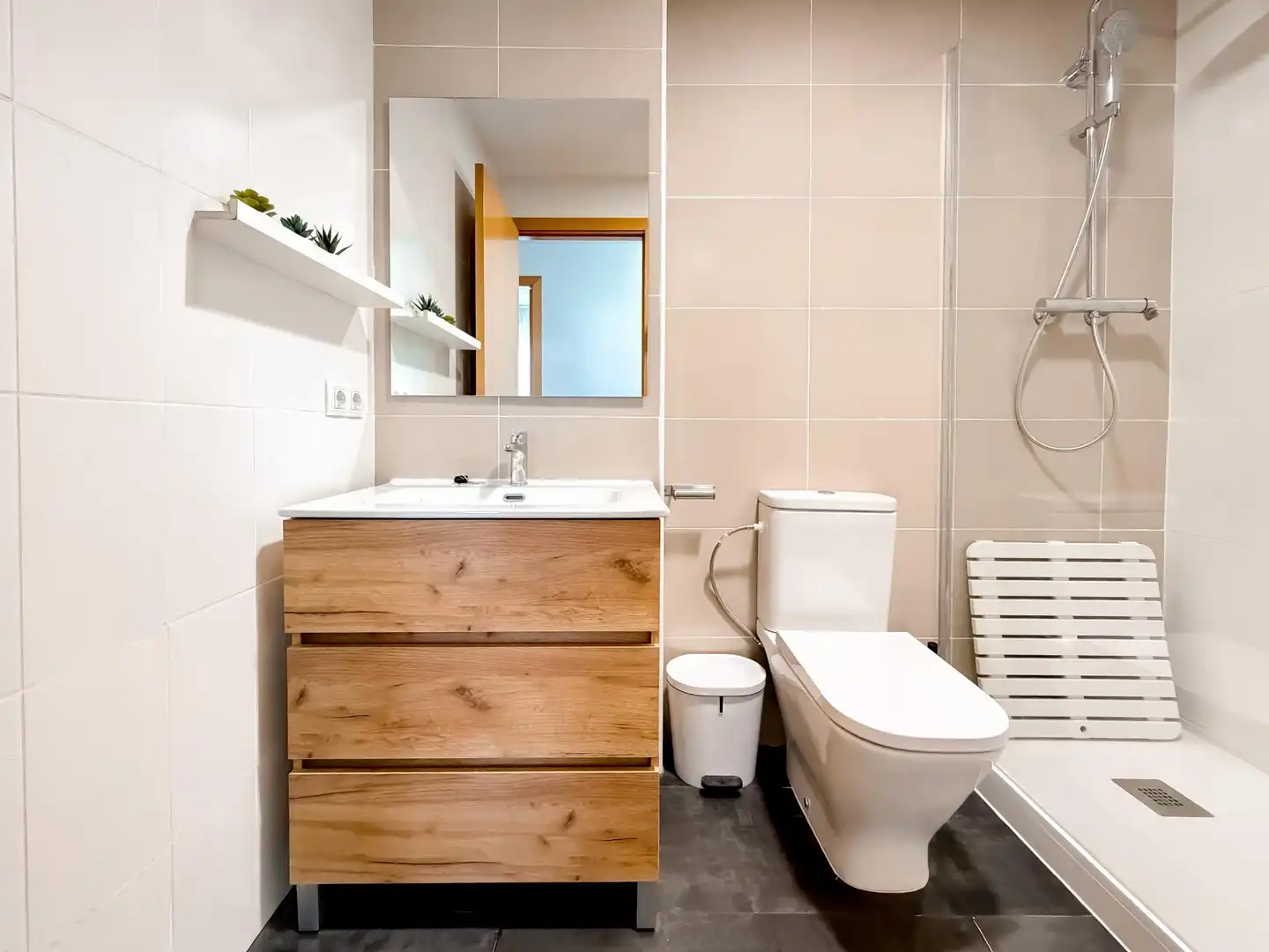 Badezimmer von Dachboden zum Verkauf in Museros mit Klimaanlage, Terrasse und Abstellraum