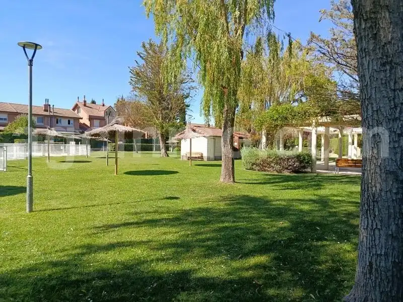 Jardín de Casa o chalet en venta en Simancas, Valladolid