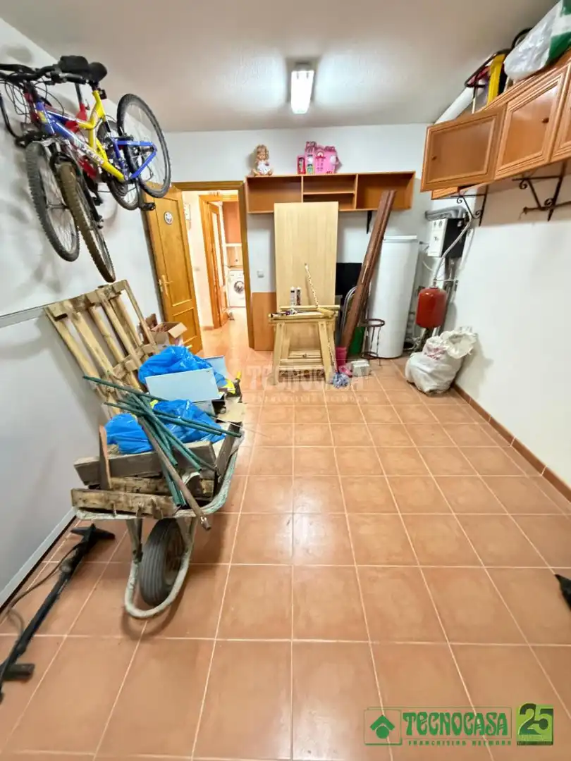 Casa adosada en venda en Barajas de Melo amb Calefacció, Moblat i Piscina comunitària