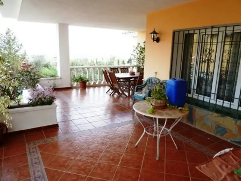 Terrassa de Casa o xalet en venda en Alhaurín de la Torre amb Aire condicionat, Calefacció i Jardí privat