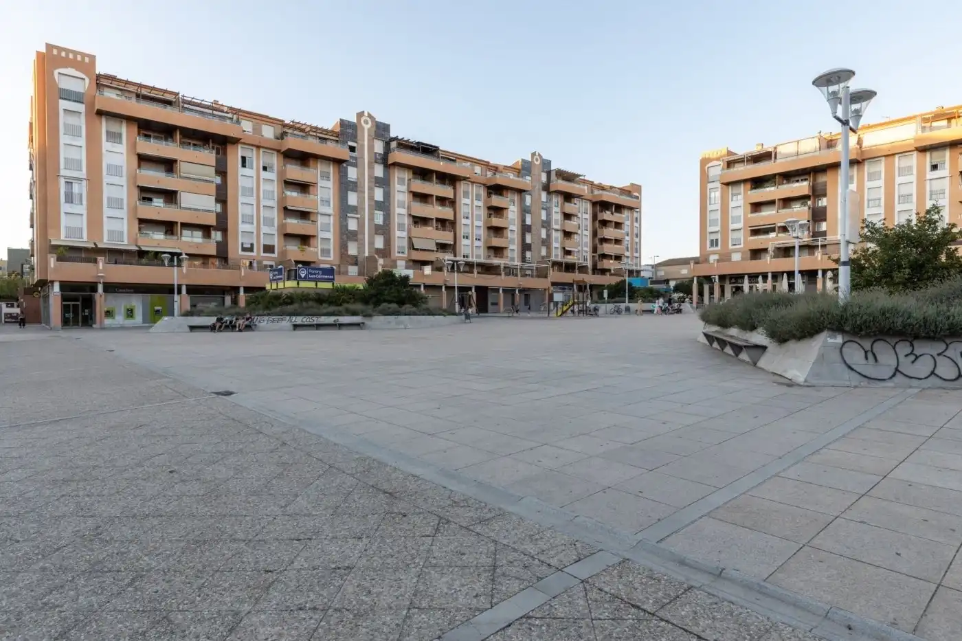 Vista exterior de Pis de lloguer en Granada amb Calefacció, Terrassa i Traster