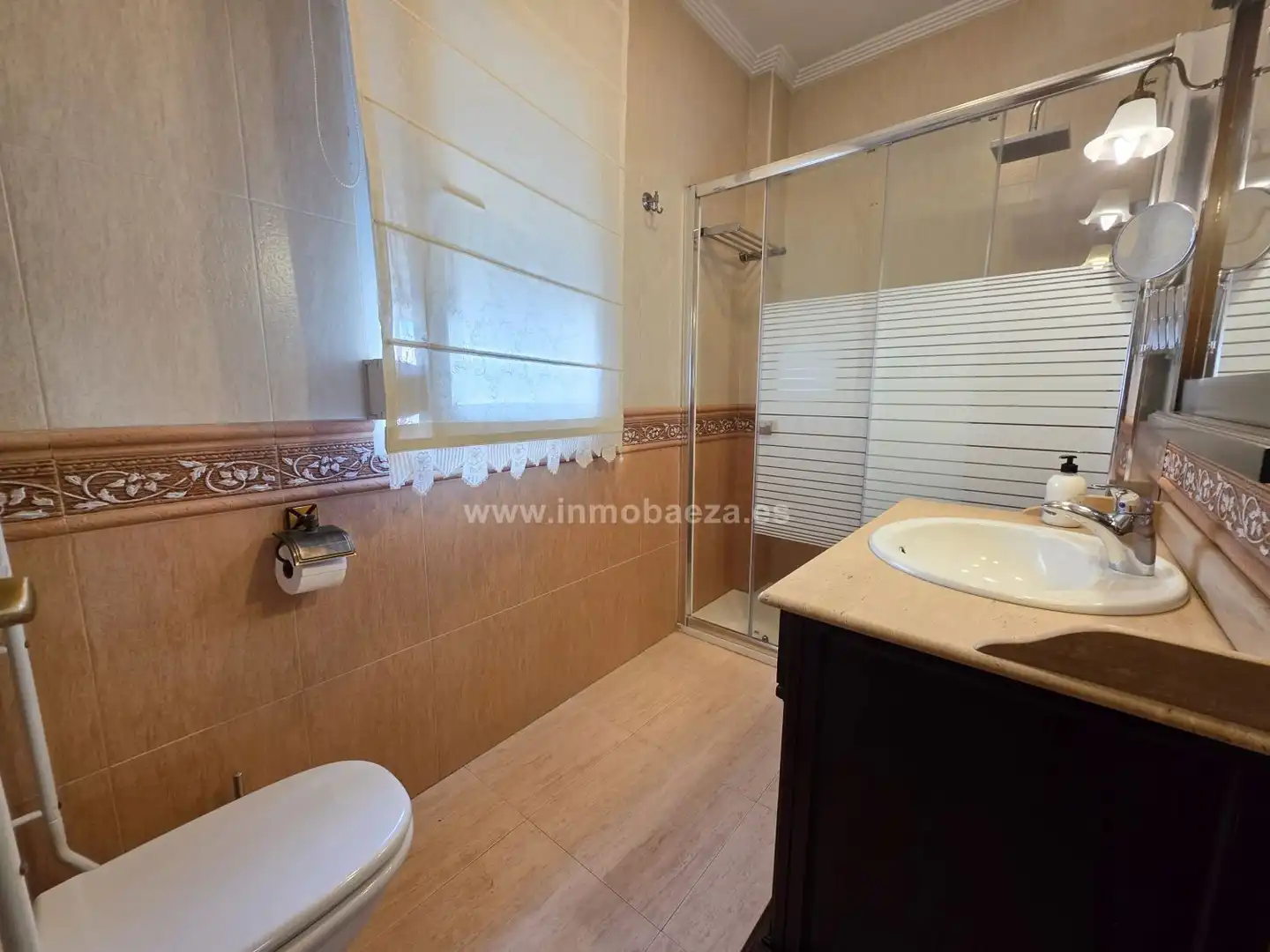 Bathroom of Houses for rent in Baeza, Jaén