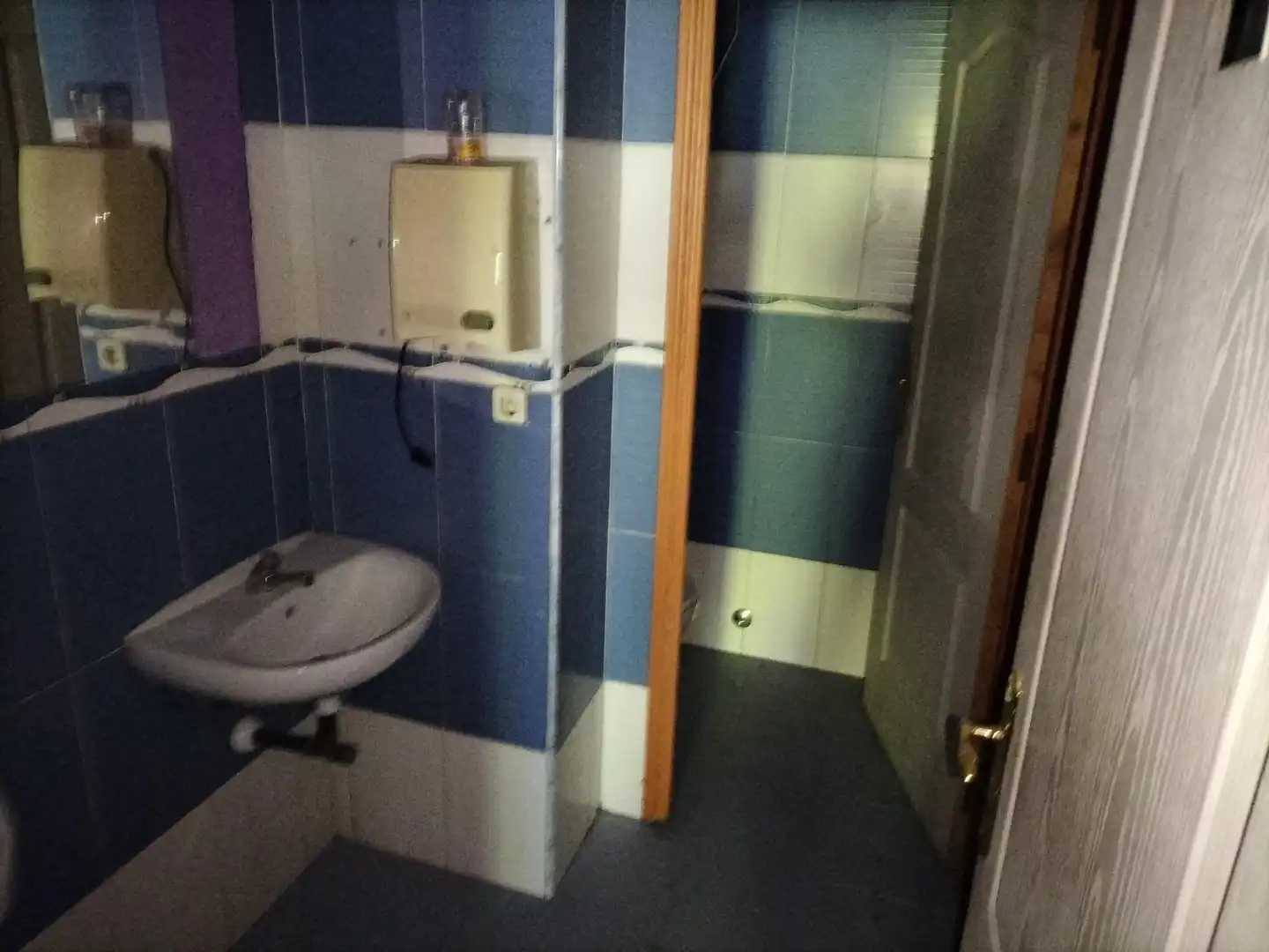 Bany de Local en venda en Leganés