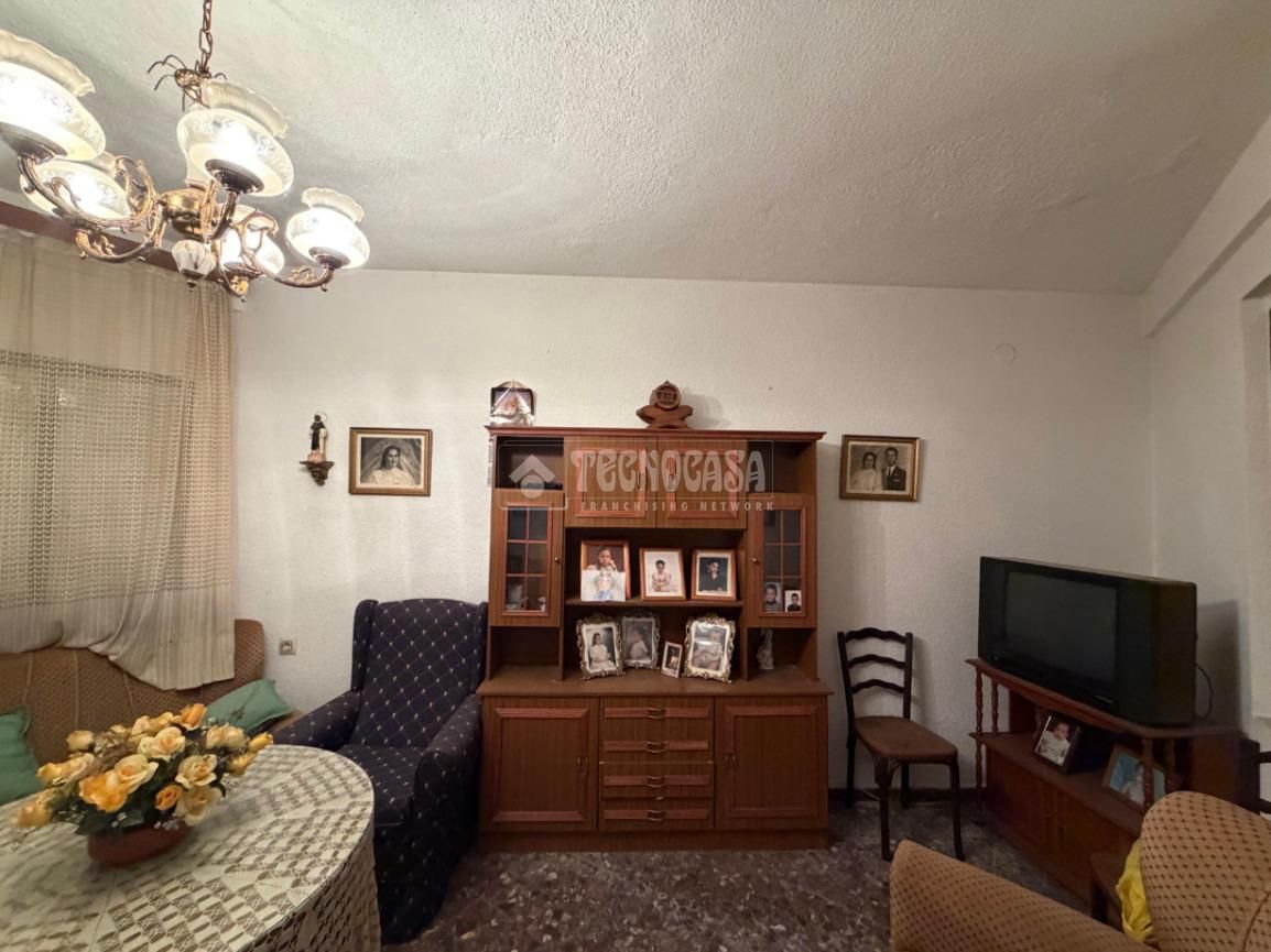 Living room of Single-family semi-detached for sale in Mengíbar