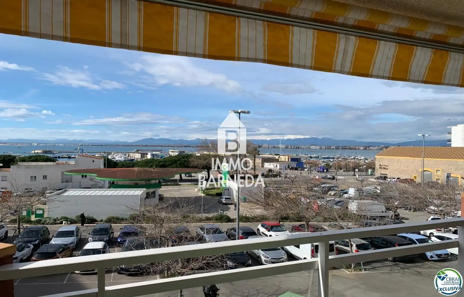 Vista exterior de Pis en venda en Roses amb Aire condicionat, Calefacció i Terrassa