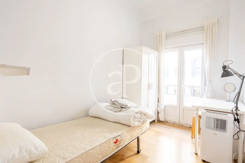 Habitación de Piso de alquiler en Valencia con Aire acondicionado, Amueblado y Balcón