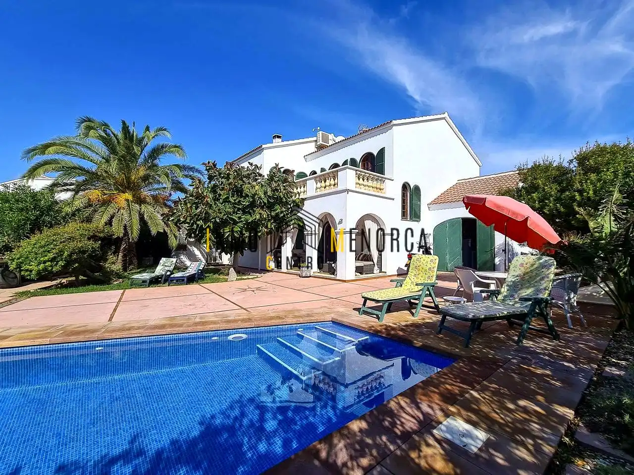 House with pool for sale in Cala Blanca