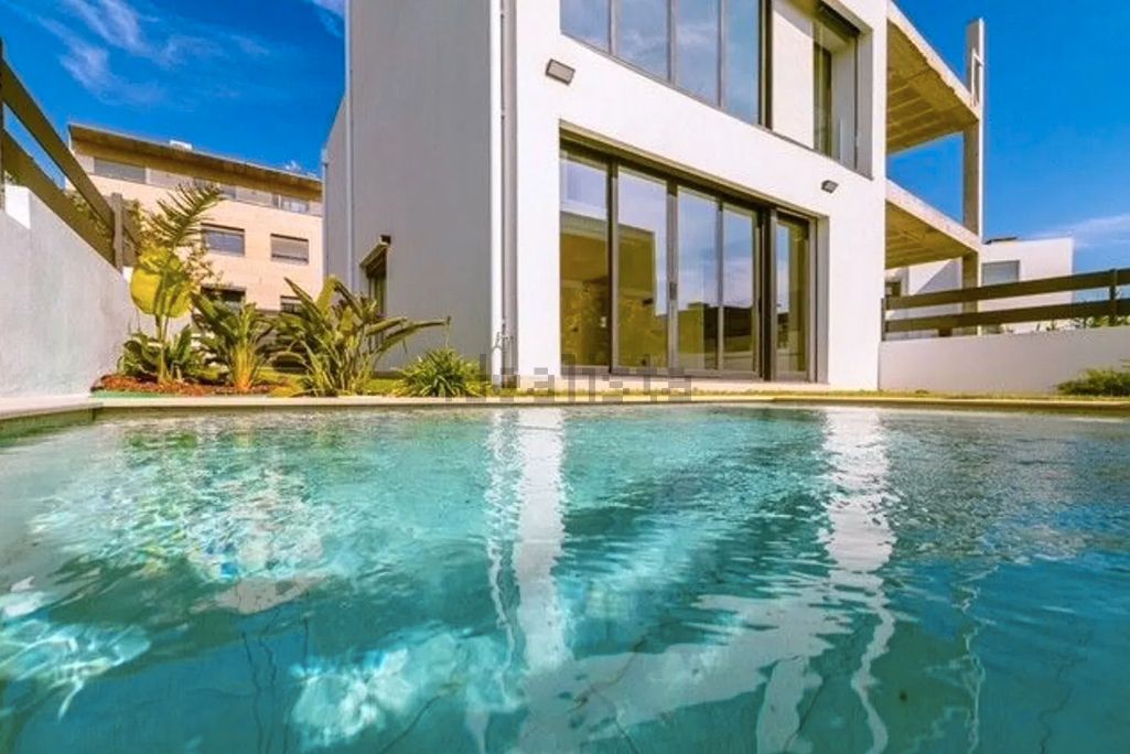 Swimming pool of Single-family semi-detached for sale in Vigo   with Heating, Private garden and Terrace