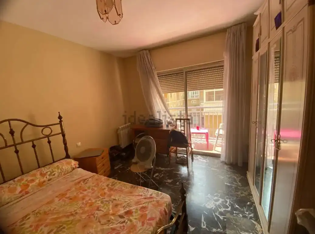 Schlafzimmer von Wohnung zur Miete in Granada mit Heizung, Möbliert und Ofen