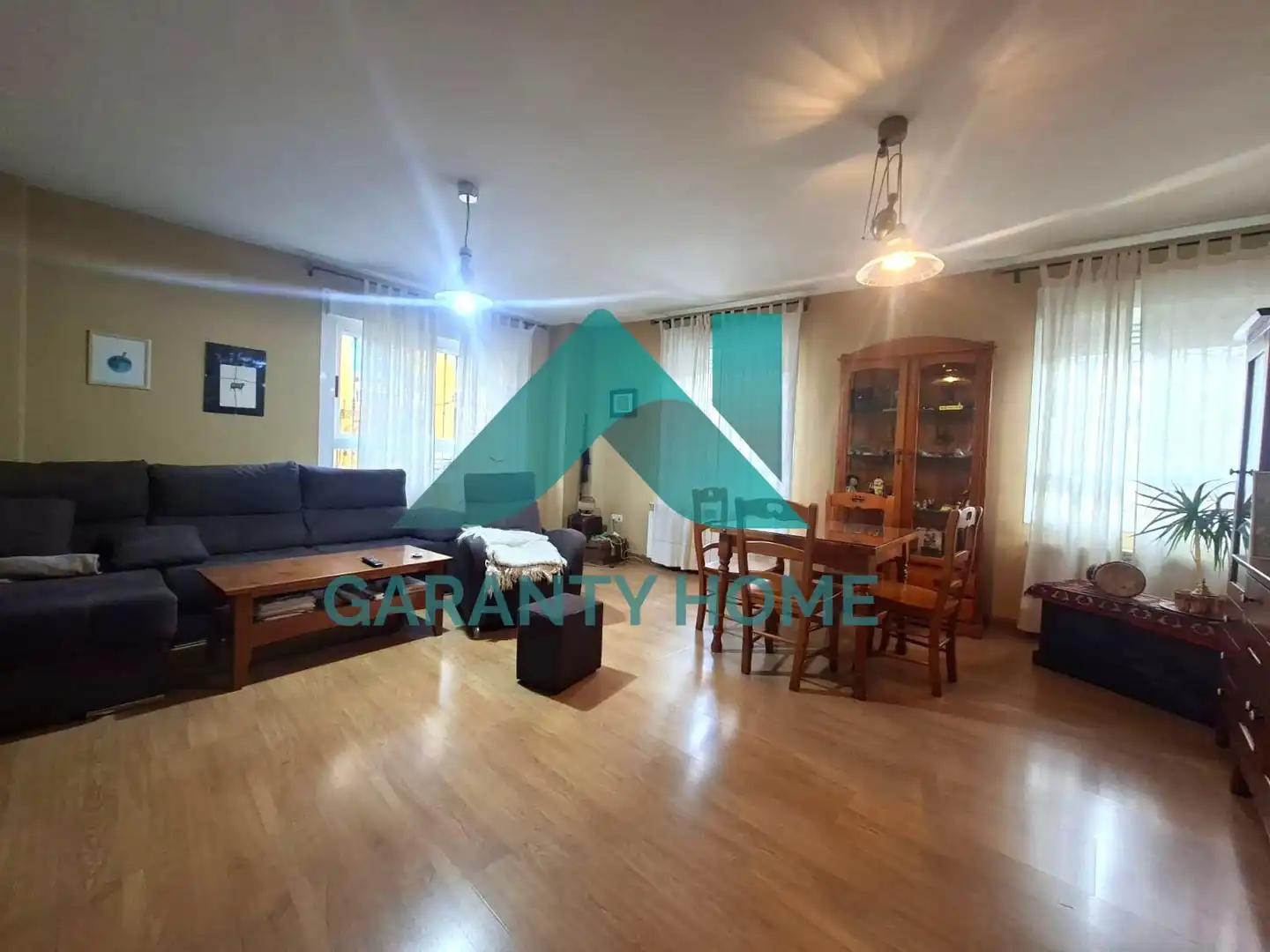 Vista exterior de Piso en venta en Cáceres Capital