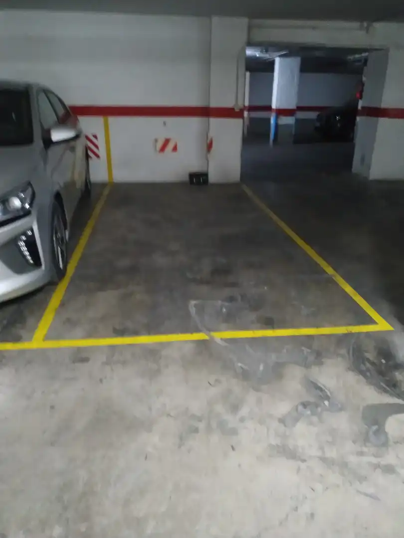 Aparcament de Garatge de lloguer en Valencia amb Alarma