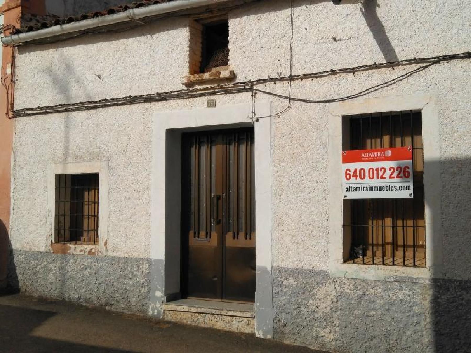Vista exterior de Casa o xalet en venda en Navalvillar de Pela amb Jardí privat