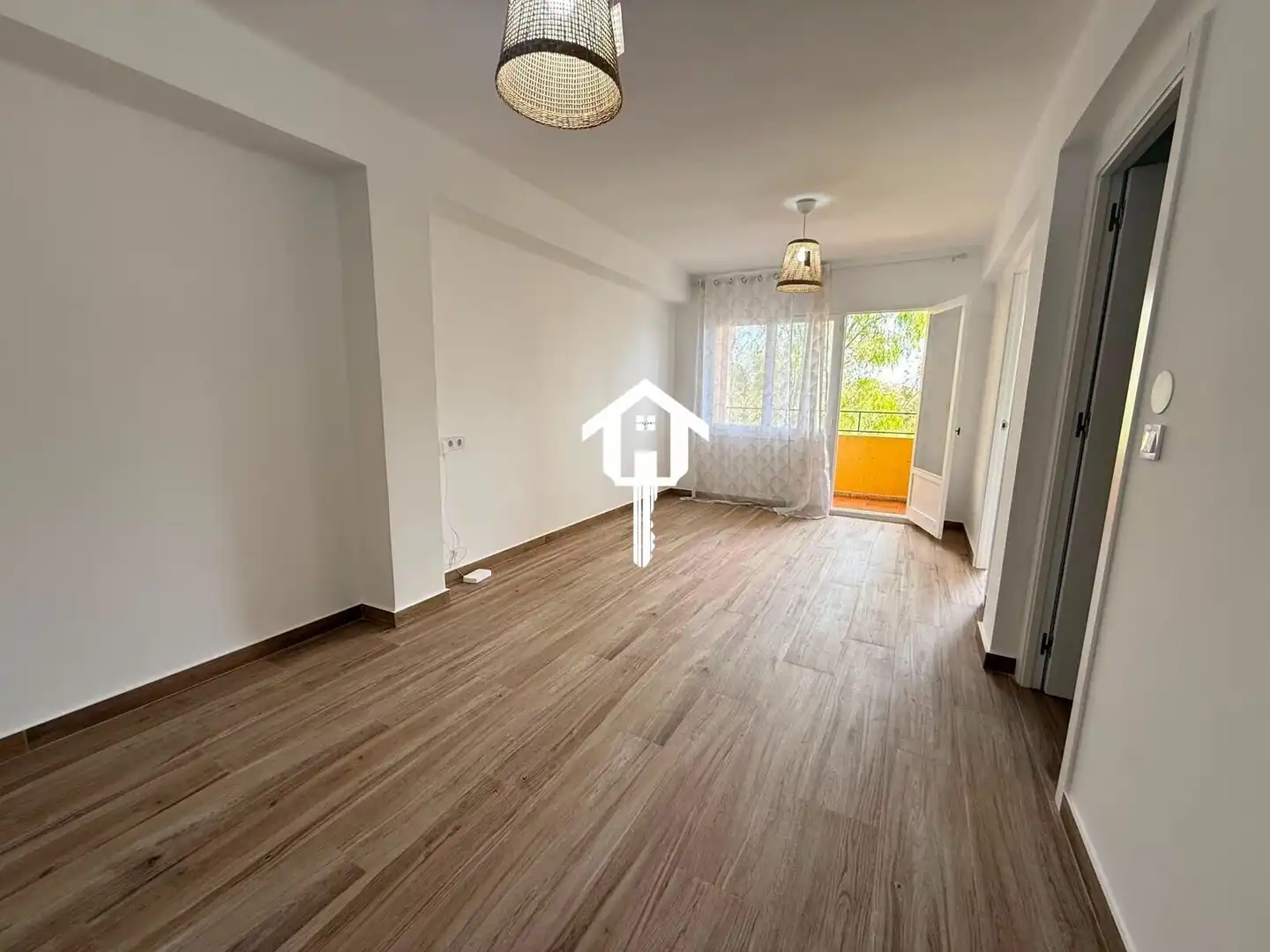 Vista exterior de Piso en venta en Elda con Balcón