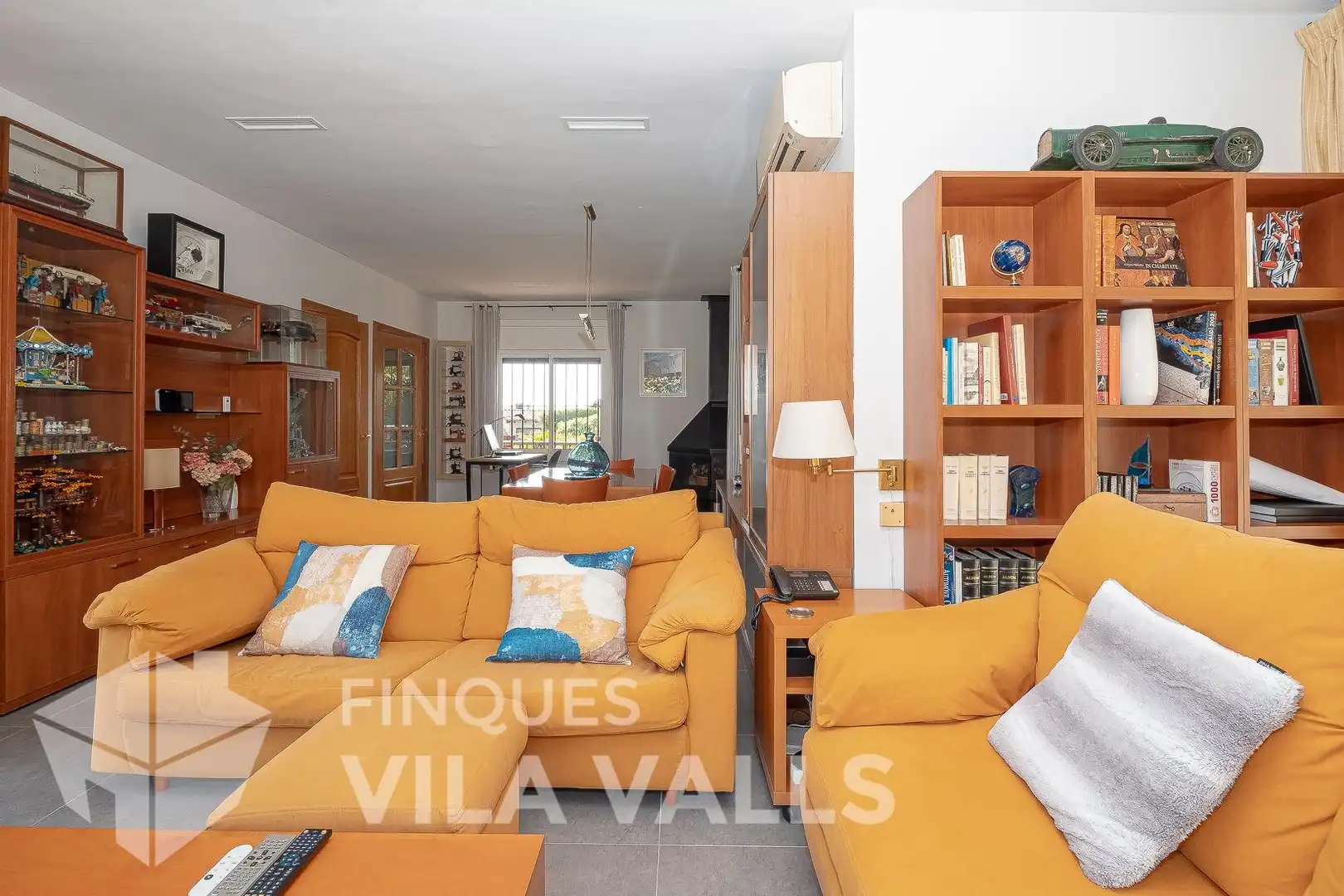 Sala d'estar de Casa o xalet en venda en Sant Quirze Safaja amb Aire condicionat