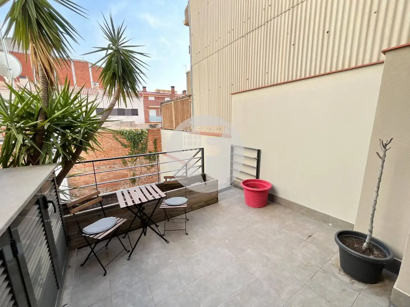 Casa aparellada amb terrassa en venda a Ponent, imagen 32