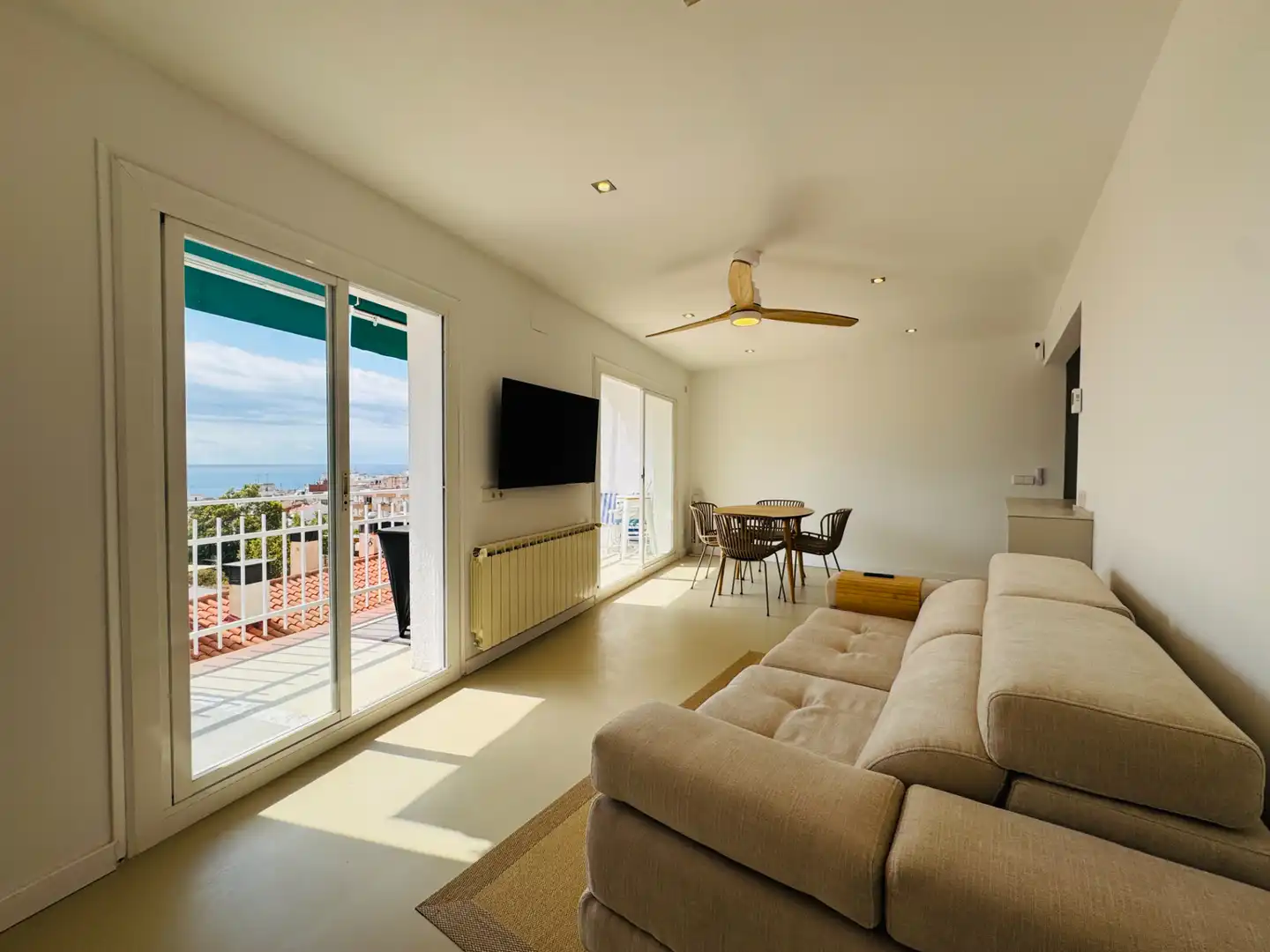 Sala d'estar de Pis en venda en Sant Pol de Mar amb Aire condicionat, Calefacció i Terrassa