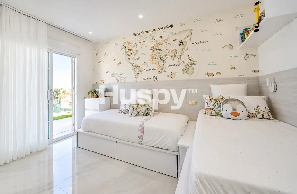 Semi-detached house with terrace for sale in Calle Liverpool, imagen 12