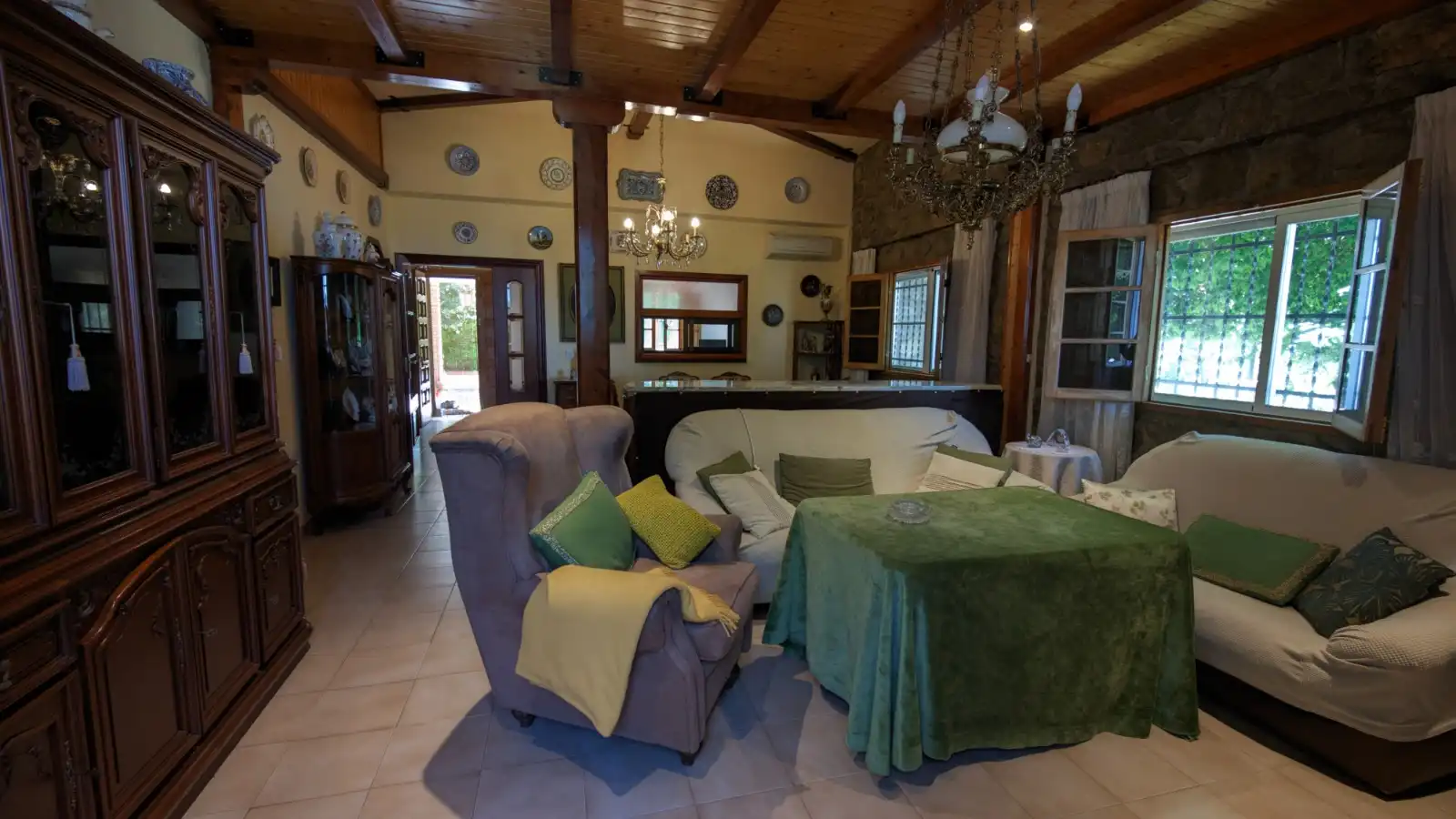 Sala d'estar de Casa o xalet en venda en La Zubia amb Aire condicionat, Jardí privat i Traster