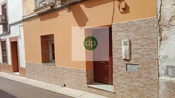 Vista exterior de Planta baja en venta en Badajoz con Calefacción