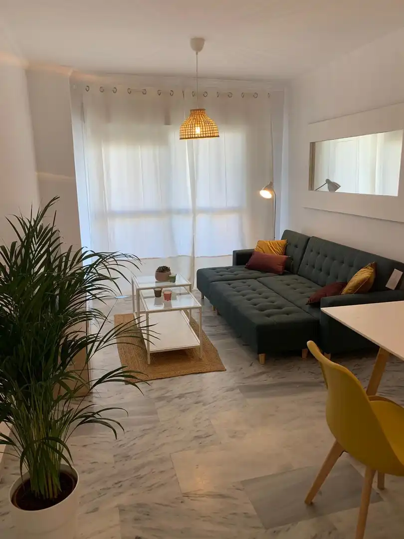 Sala d'estar de Apartament en venda en Estepona amb Aire condicionat, Terrassa i Traster