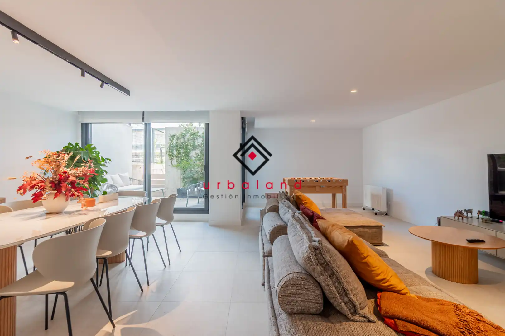 Semi-detached house with pool for sale in Calle de Cosme Damián Churruca, imagen 45