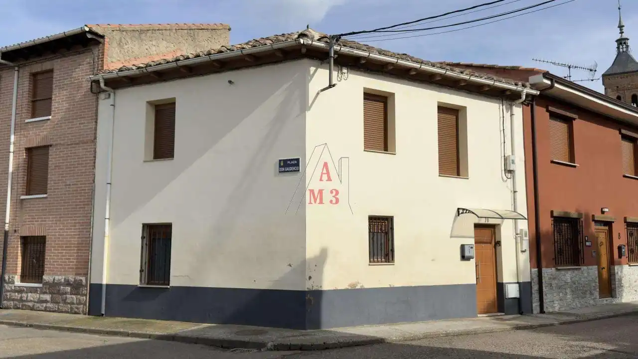 Vista exterior de Casa o xalet en venda en Fresno de la Vega amb Calefacció i Moblat