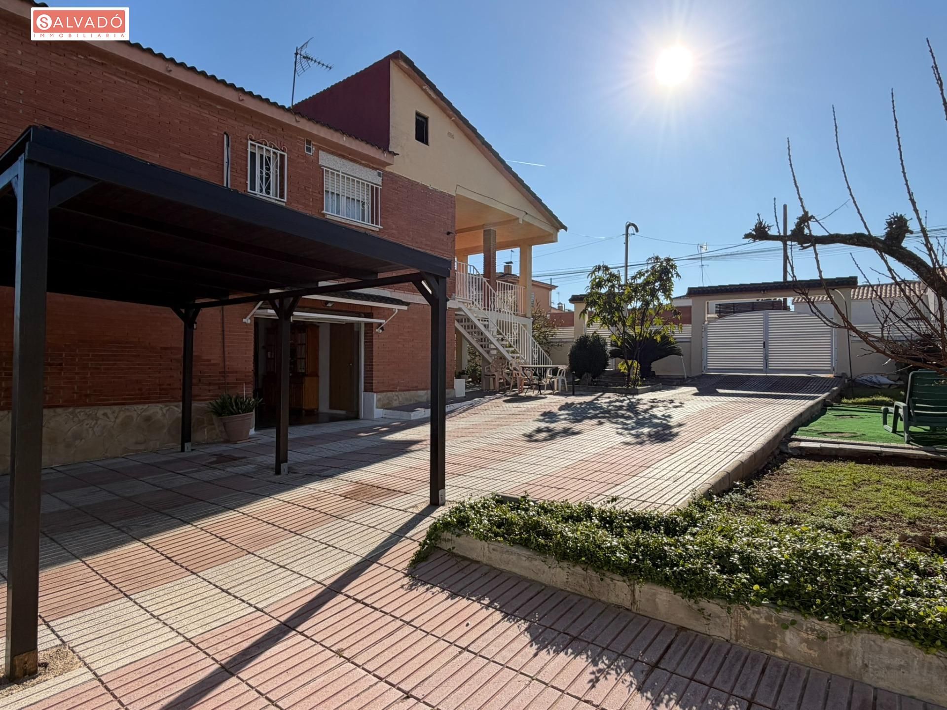Vista exterior de Casa o xalet en venda en Santa Oliva amb Jardí privat, Terrassa i Traster