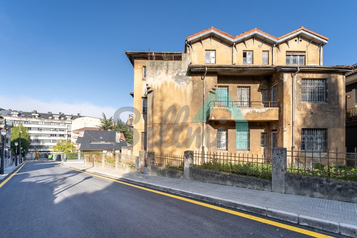 Vista exterior de Casa o chalet en venta en Oviedo  con Jardín privado y Terraza