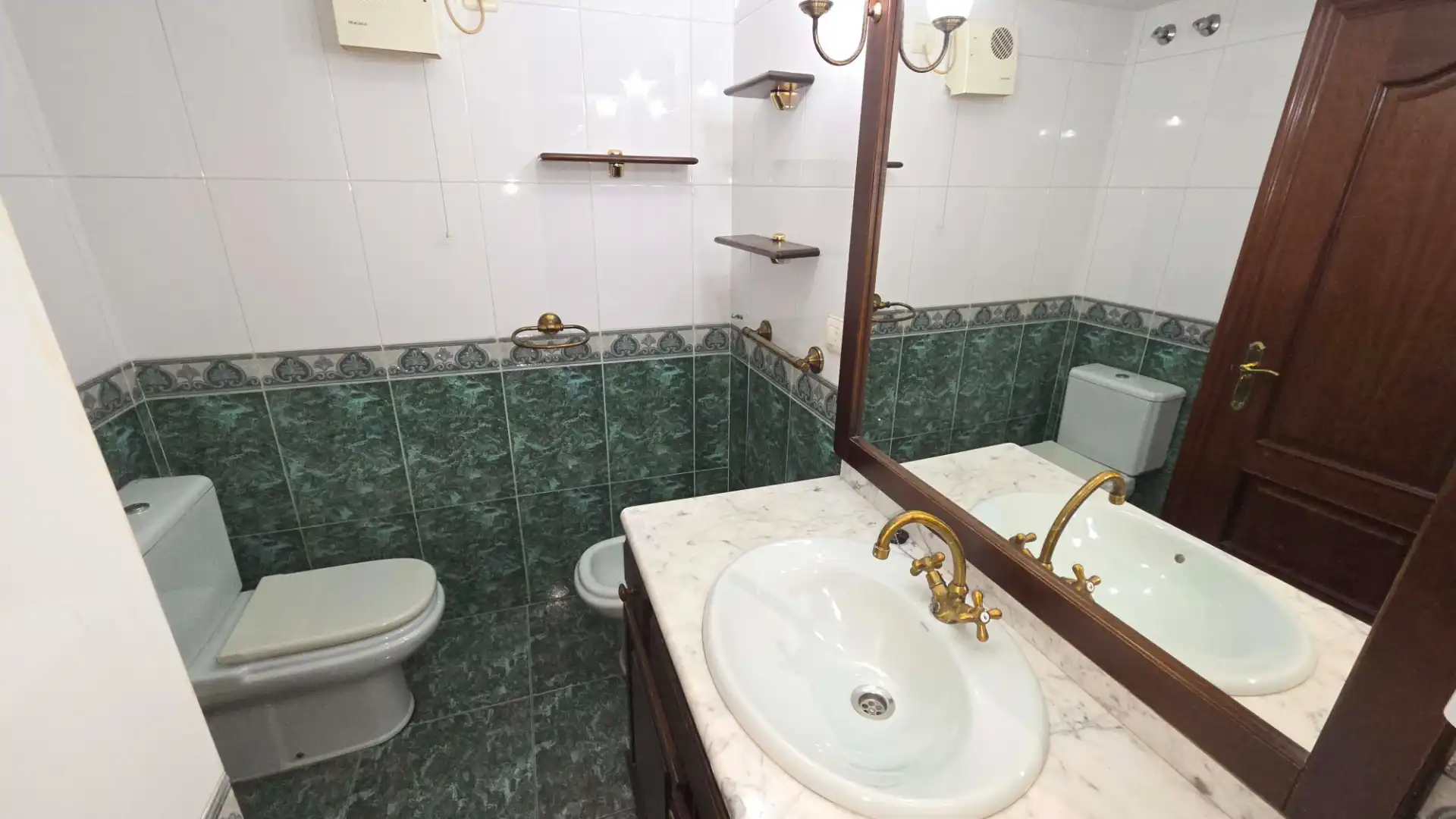 Badezimmer von Wohnung zum Verkauf in San Martín del Rey Aurelio mit Heizung, Parkett und Terrasse