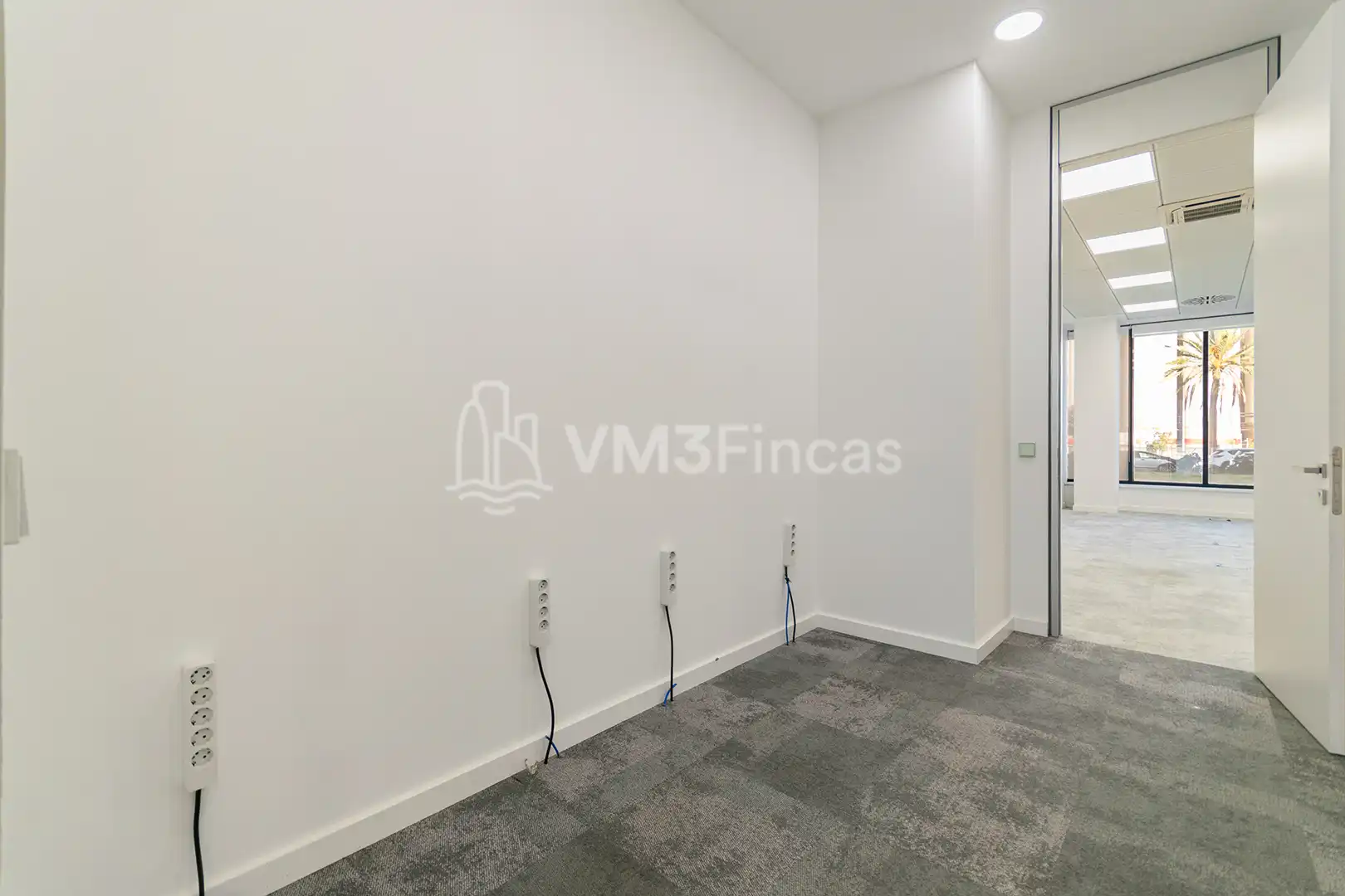 Büro zur Miete in El Prat de Llobregat mit Klimaanlage, Heizung und Terrasse