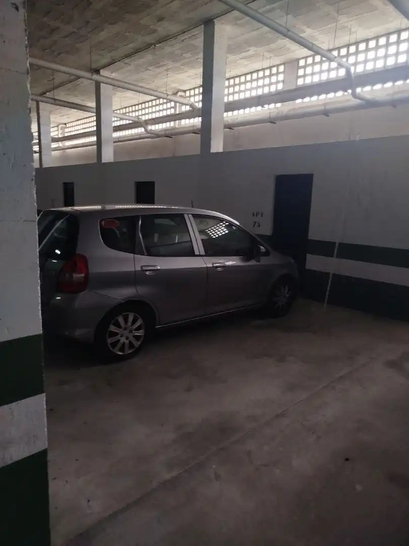 Parking de Piso en venta en Marbella con Aire acondicionado, Terraza y Amueblado
