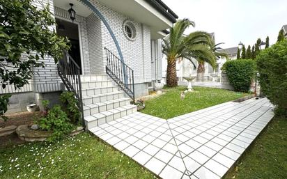 Jardí de Casa o xalet en venda en Arnuero amb Terrassa i Balcó