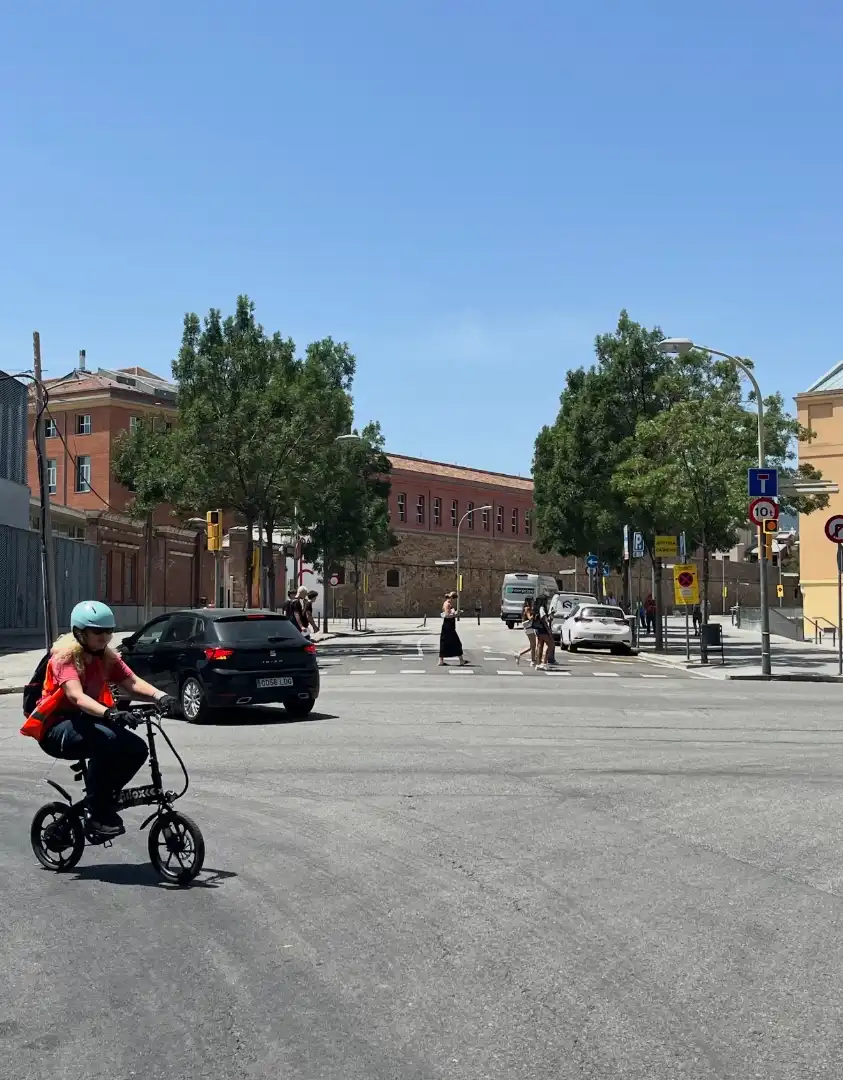 Vista exterior de Pis en venda en Barcelona amb Forn i Balcó