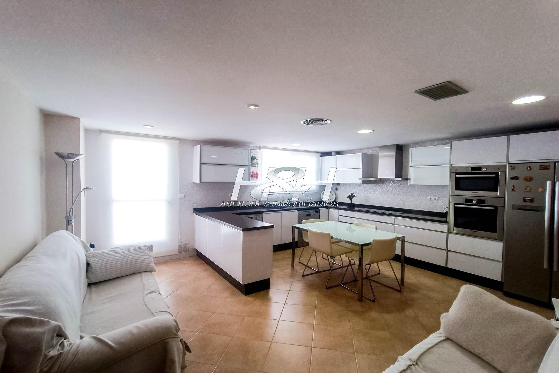 Cocina de Ático en venta en Burjassot con Aire acondicionado, Terraza y Trastero