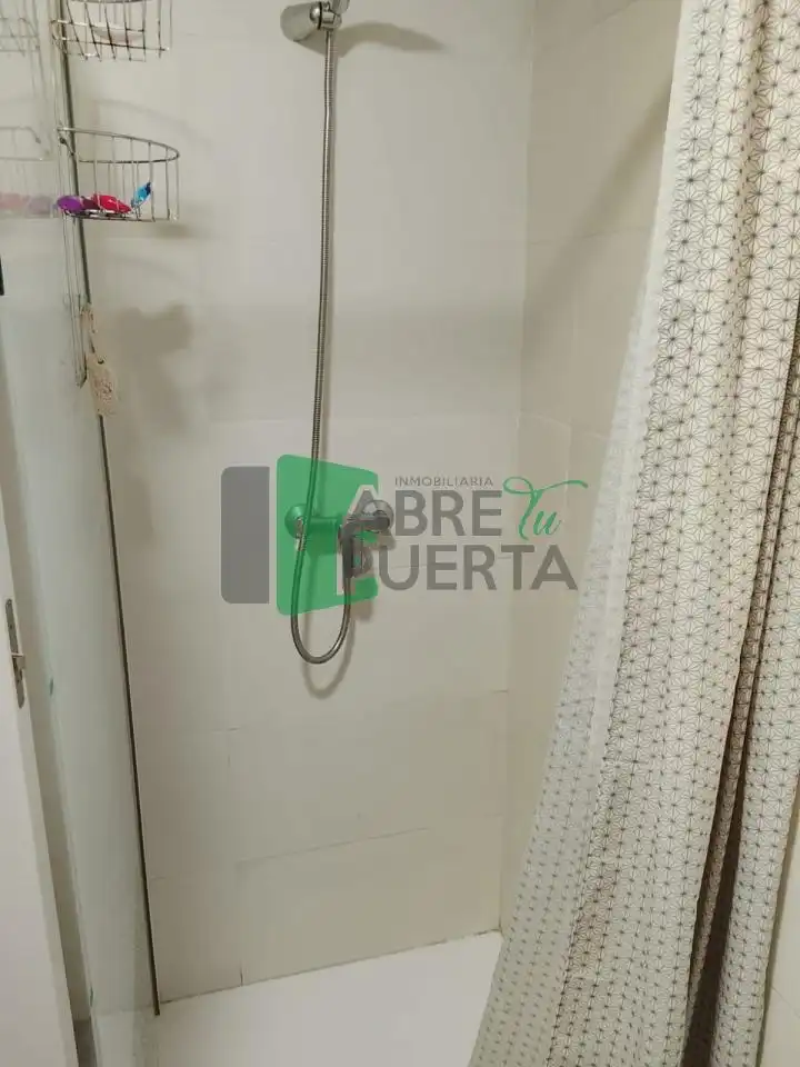 Baño de Casa o chalet en venta en Leiro con Calefacción, Jardín privado y Parquet