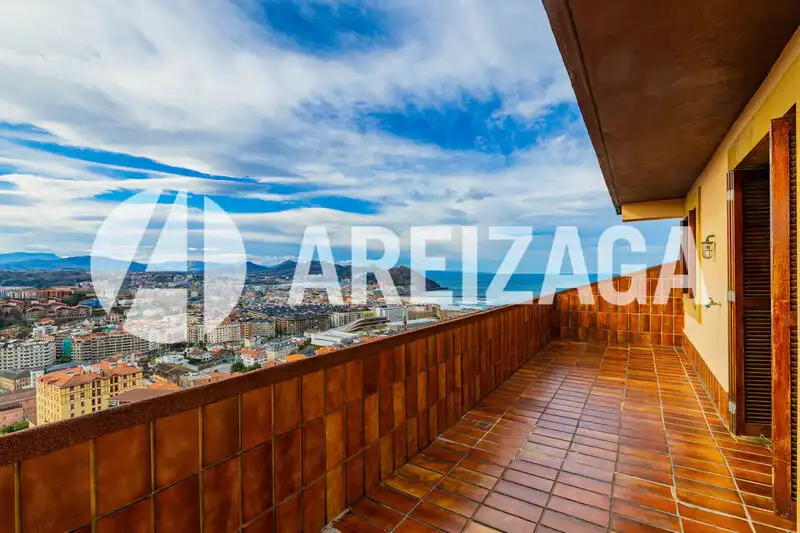 Vista exterior de Piso en venta en Donostia - San Sebastián  con Calefacción, Terraza y Trastero