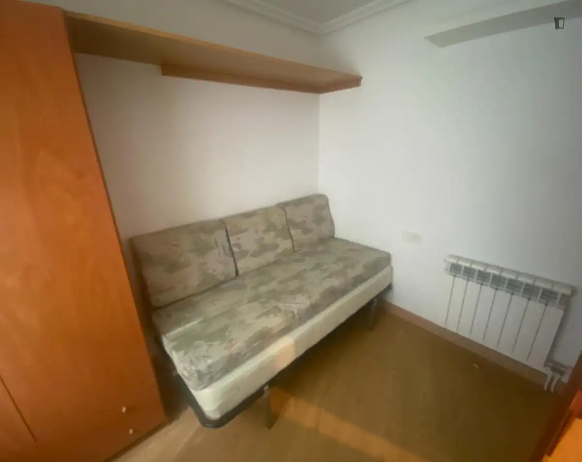 Habitación de Apartamento de alquiler en Salamanca con Amueblado, Horno y Lavadora