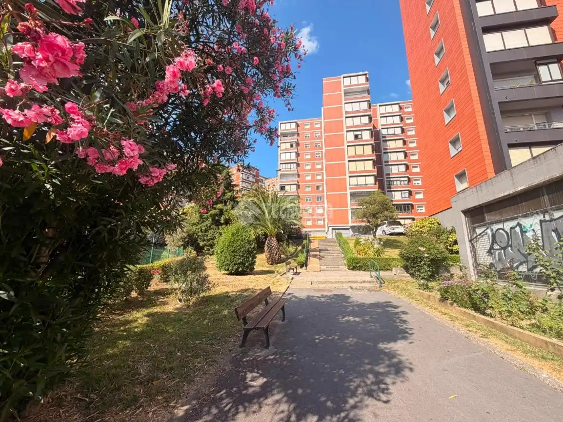 Vista exterior de Piso en venta en Bilbao  con Calefacción, Amueblado y Balcón