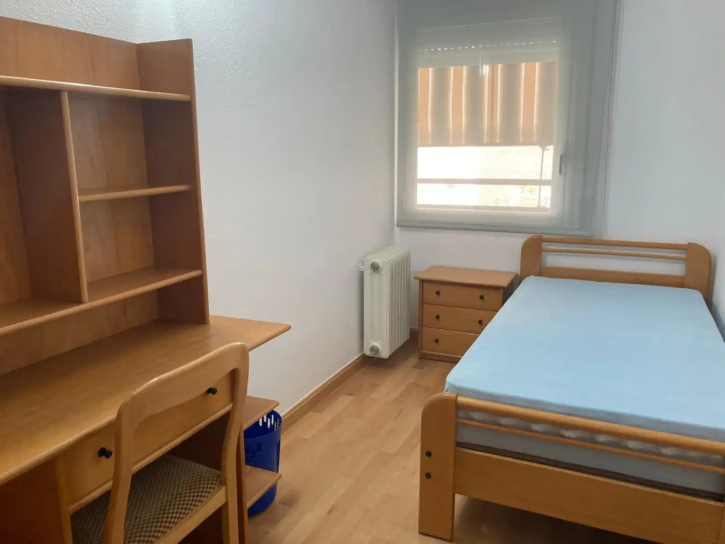 Habitación de Piso de alquiler en Mollet del Vallès con Calefacción, Parquet y Amueblado