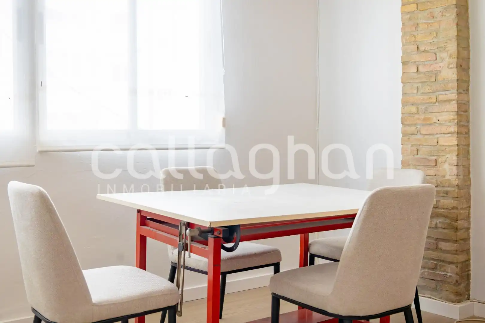 Wohnung zur Miete in Valencia mit Klimaanlage, Abstellraum und Möbliert