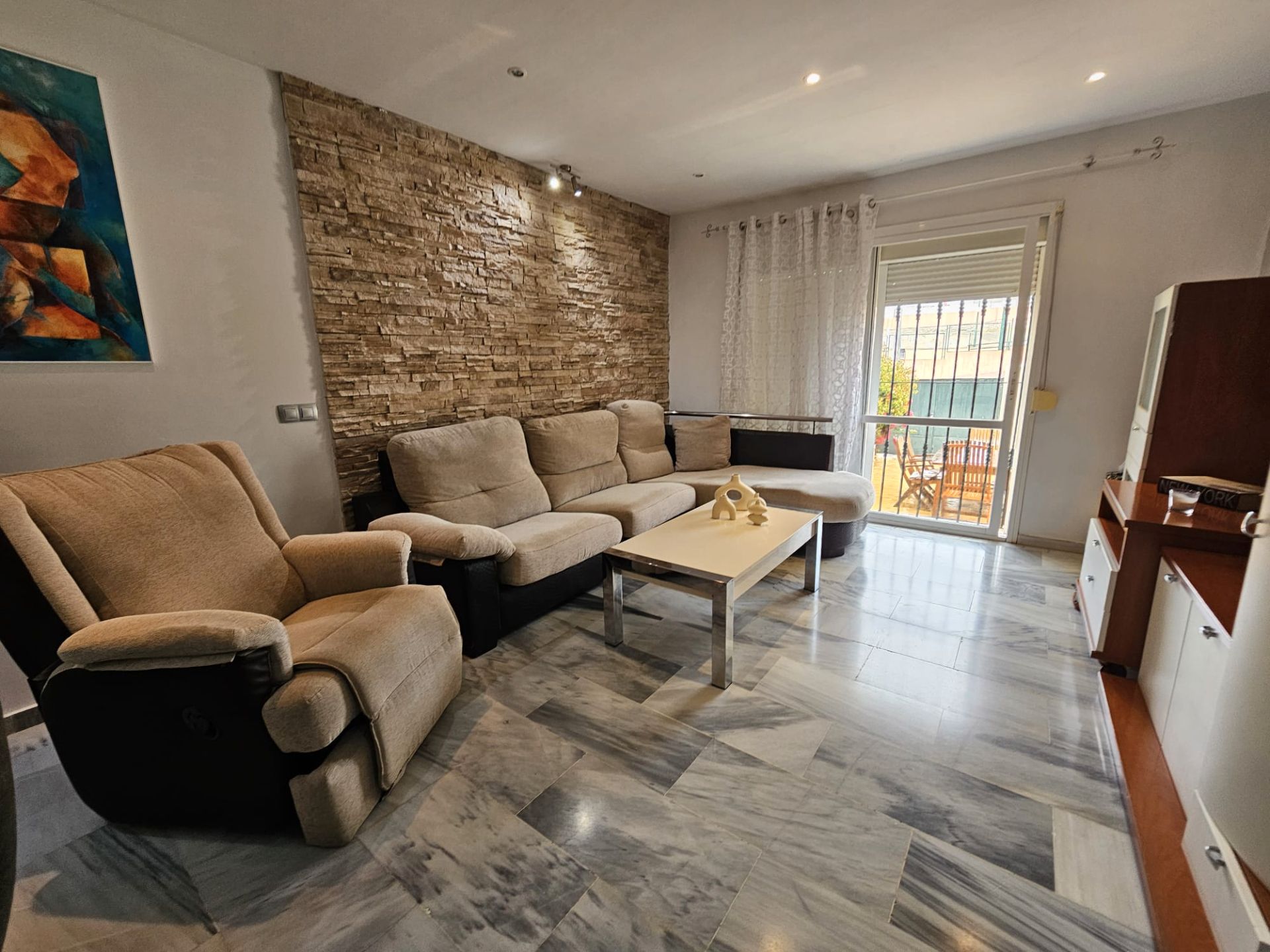 Sala d'estar de Casa adosada en venda en Alhaurín de la Torre amb Aire condicionat, Calefacció i Jardí privat