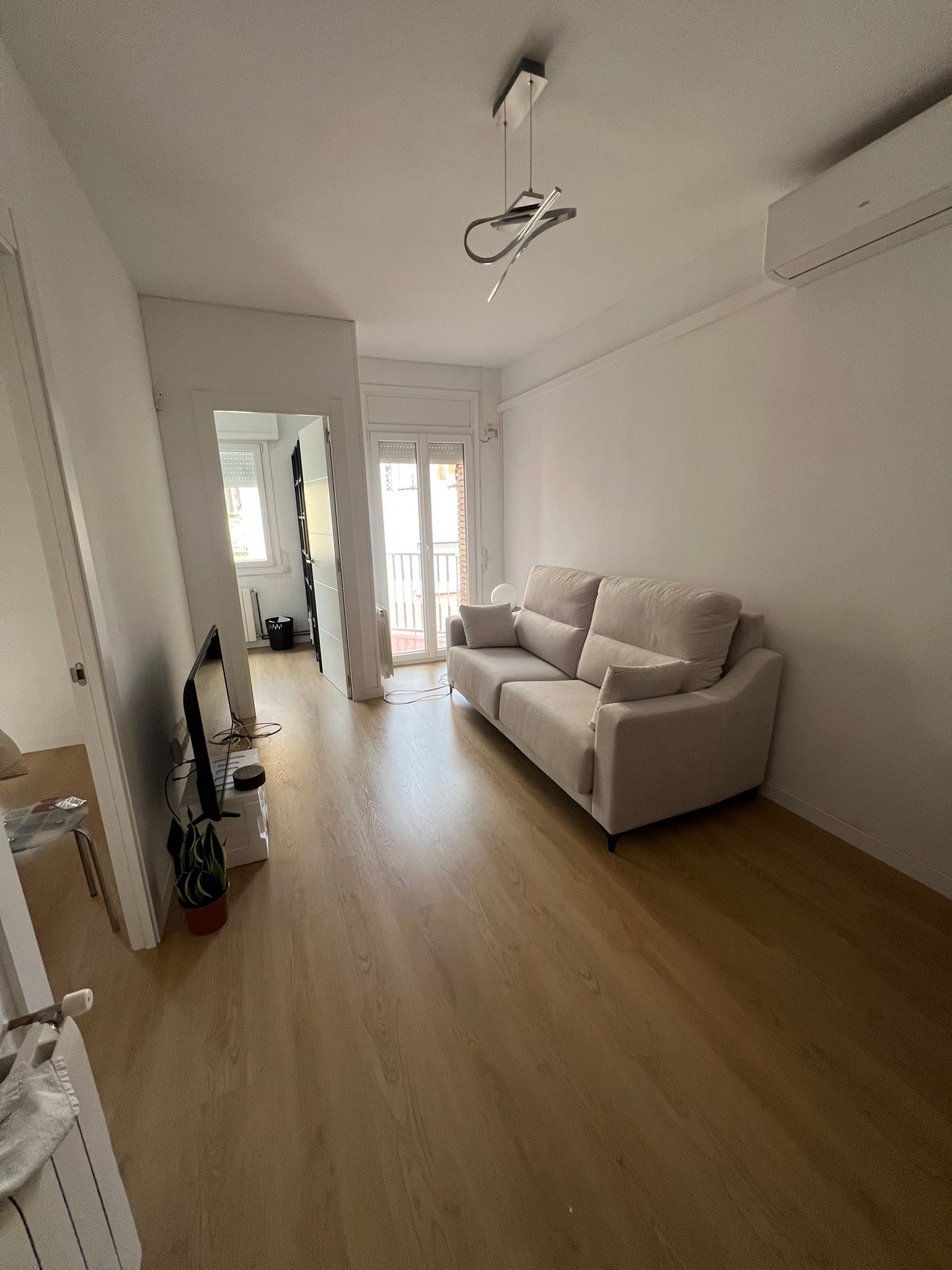 Sala d'estar de Pis en venda en L'Hospitalet de Llobregat amb Calefacció i Balcó