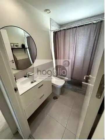Baño de Ático de alquiler en Sevilla con Aire acondicionado, Jardín privado y Terraza