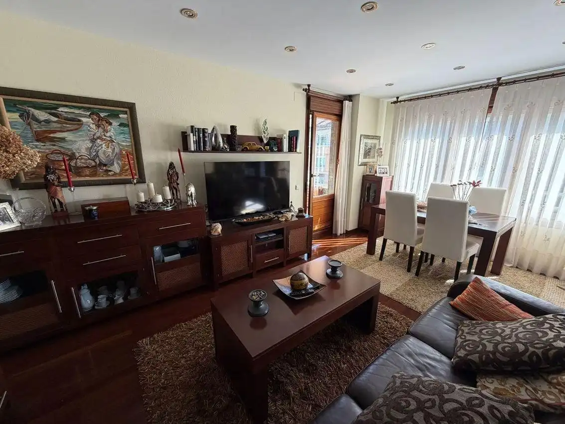 Sala d'estar de Pis en venda en Gijón  amb Calefacció, Jardí privat i Terrassa