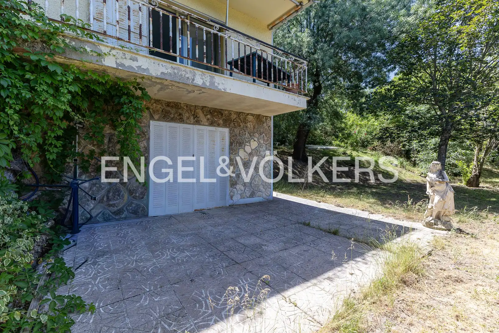 Vista exterior de Casa o xalet en venda en Collado Villalba amb Calefacció, Jardí privat i Terrassa