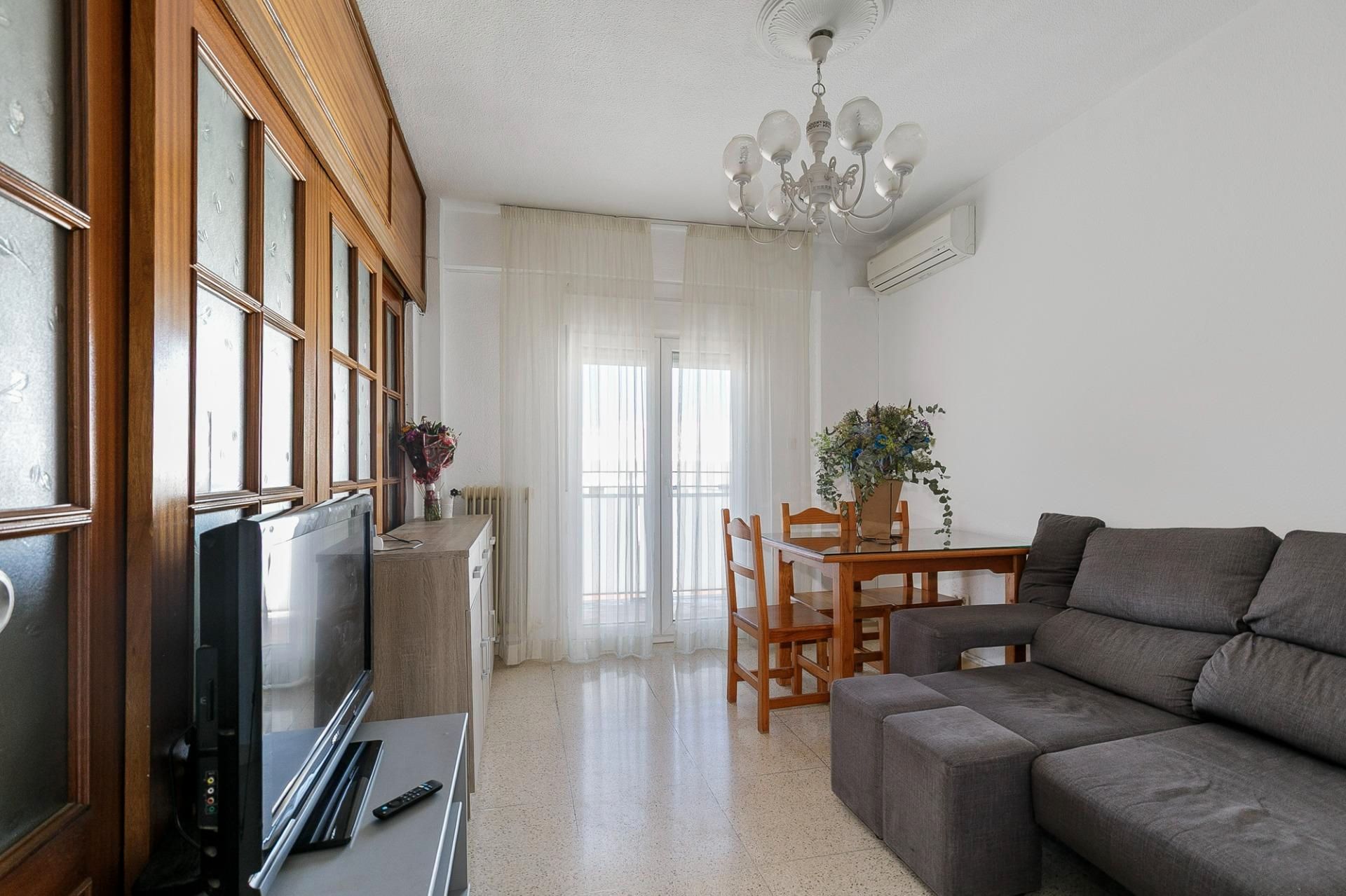 Sala de estar de Piso en venta en  Granada Capital con Calefacción, Terraza y Balcón