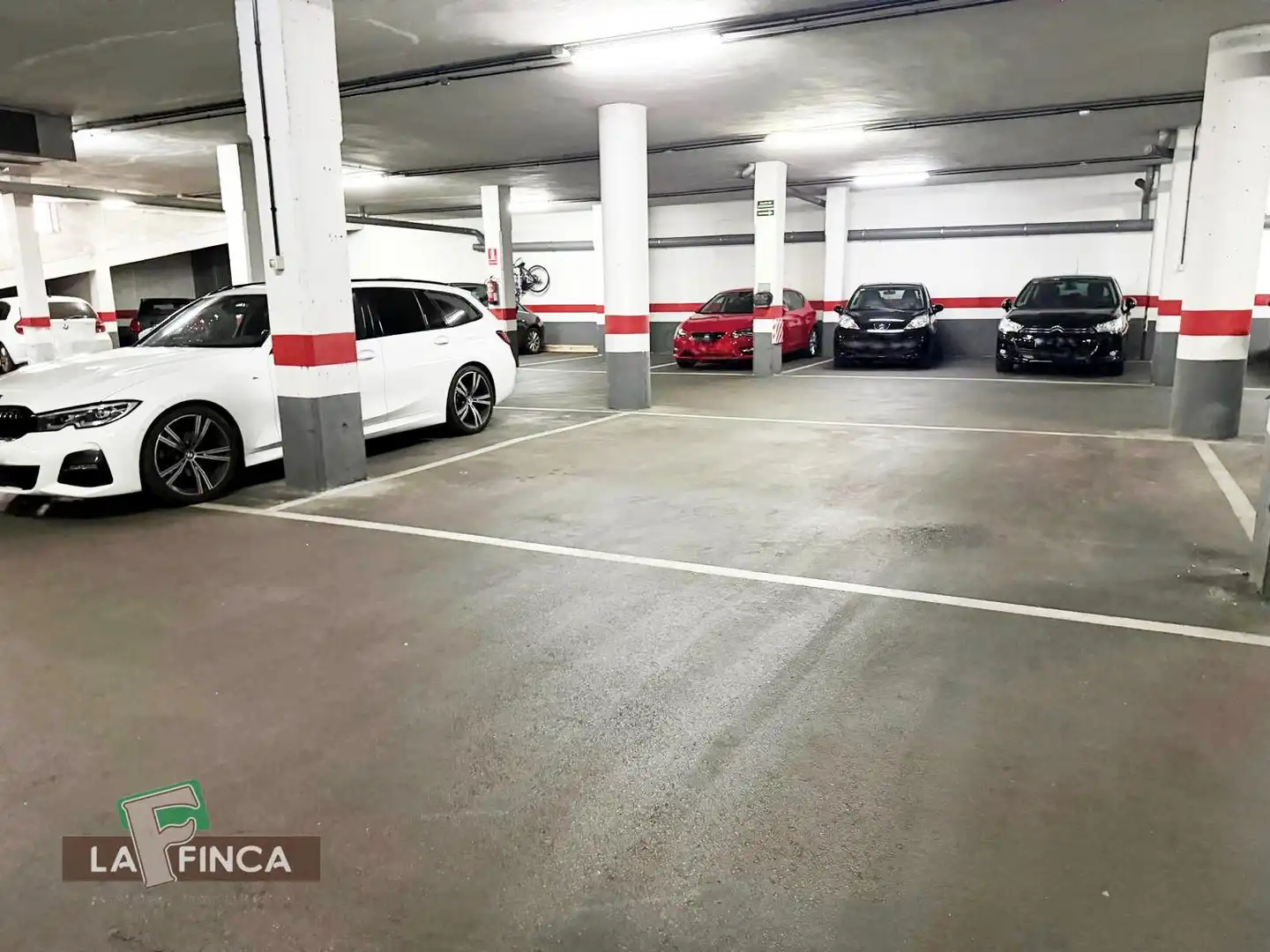 Parking of Flat for rent in Oviedo   with Heating, Parquet flooring and Terrace