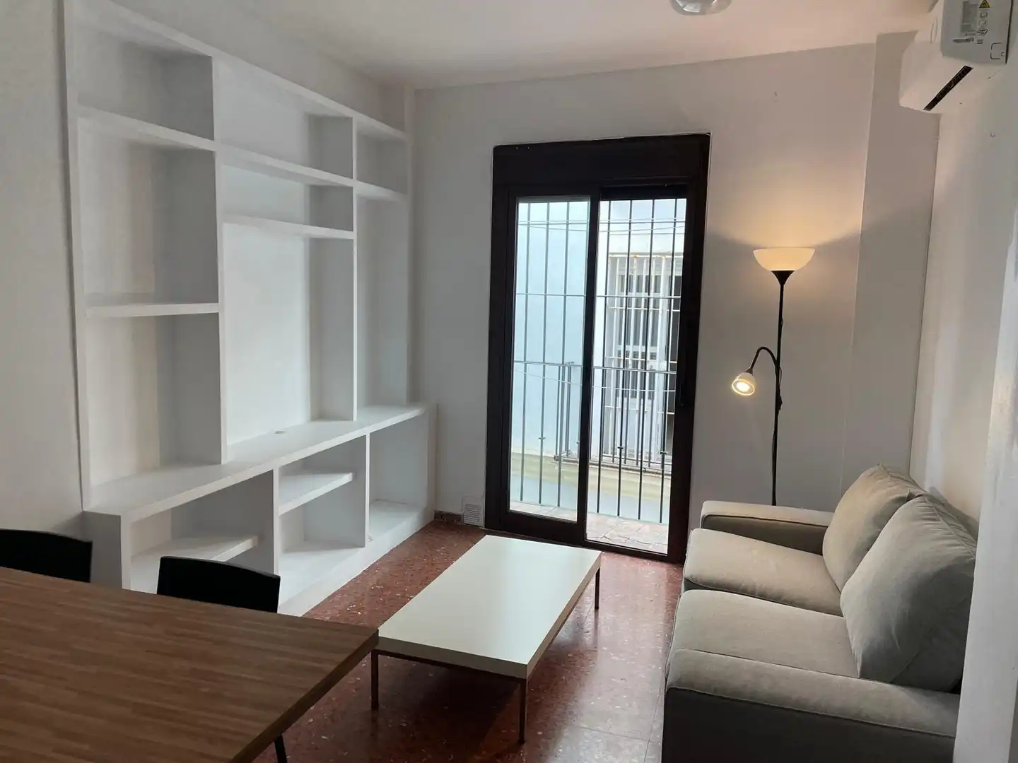 Sala de estar de Apartamento de alquiler en Jerez de la Frontera con Aire acondicionado, Amueblado y Balcón