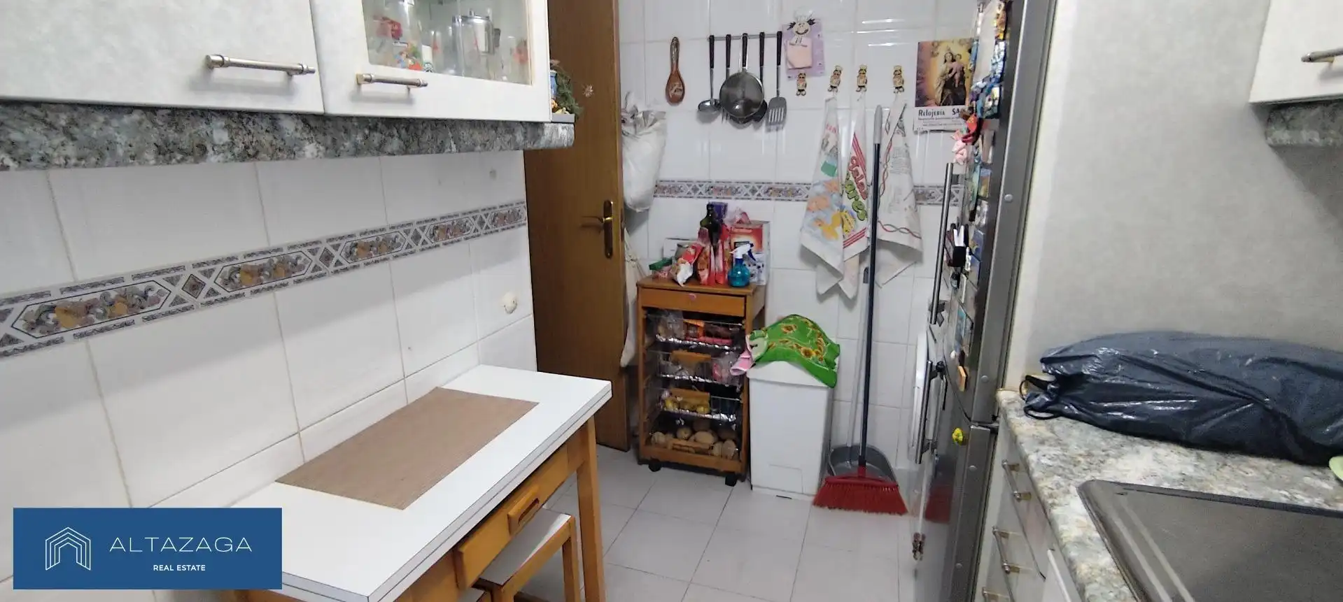 Cuina de Pis en venda en San Sebastián de los Reyes amb Calefacció, Terrassa i Traster